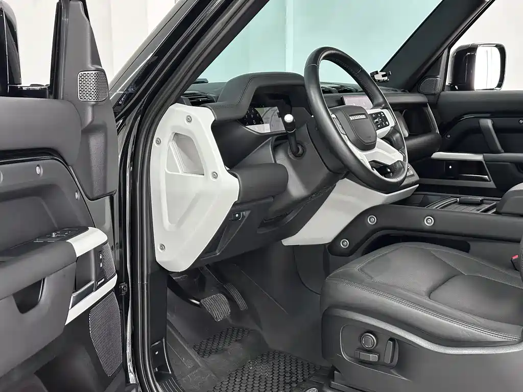 Land Rover Defender 2023 — фото 9