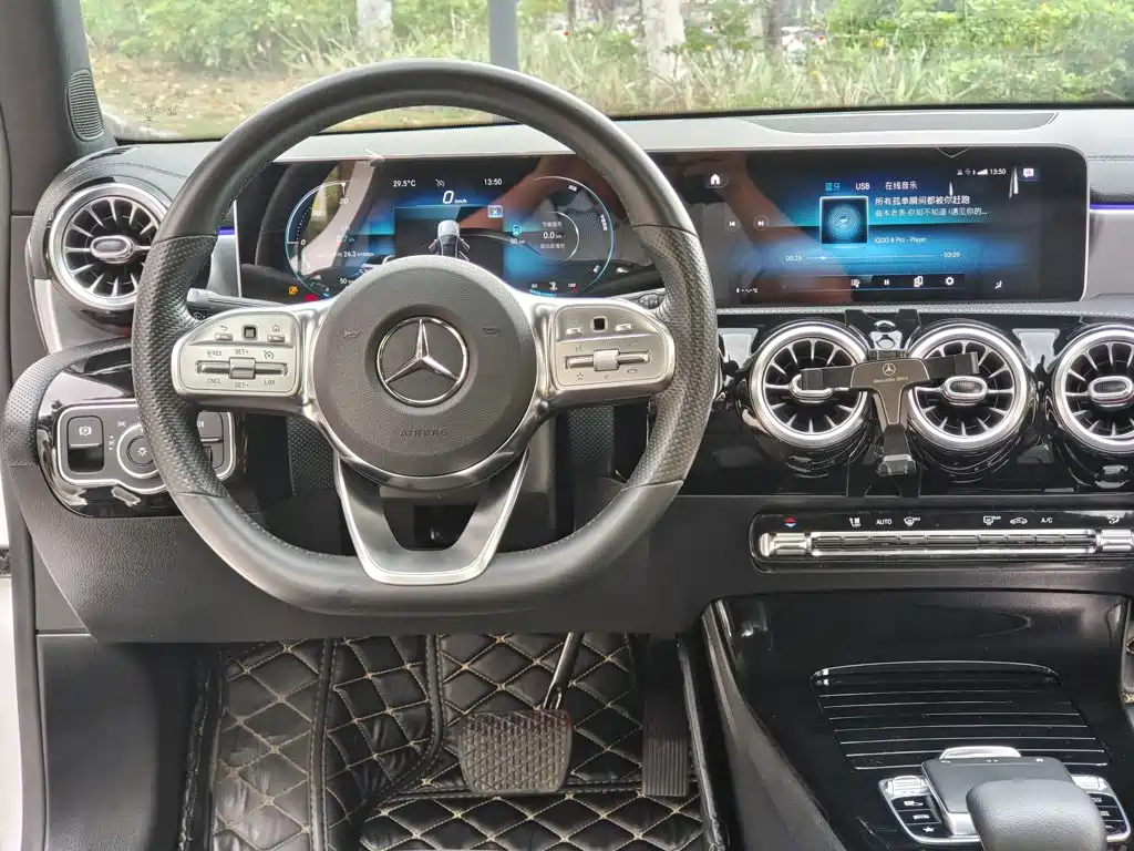 Mercedes-Benz A-Class 2020 — фото 17
