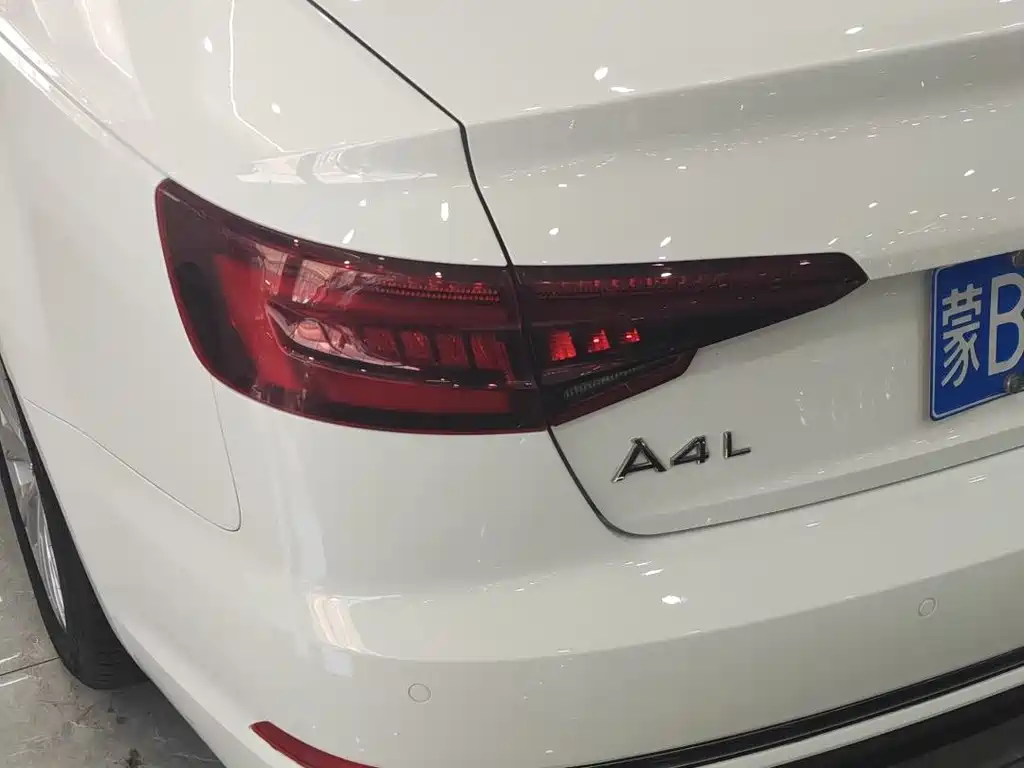 Audi A4L 2019 — фото 10