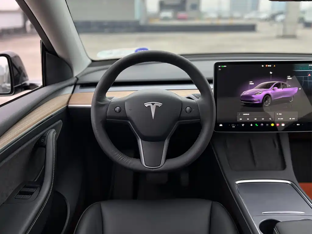 Tesla Model Y 2022 — фото 9
