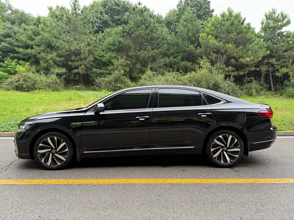 Volkswagen Passat 2023