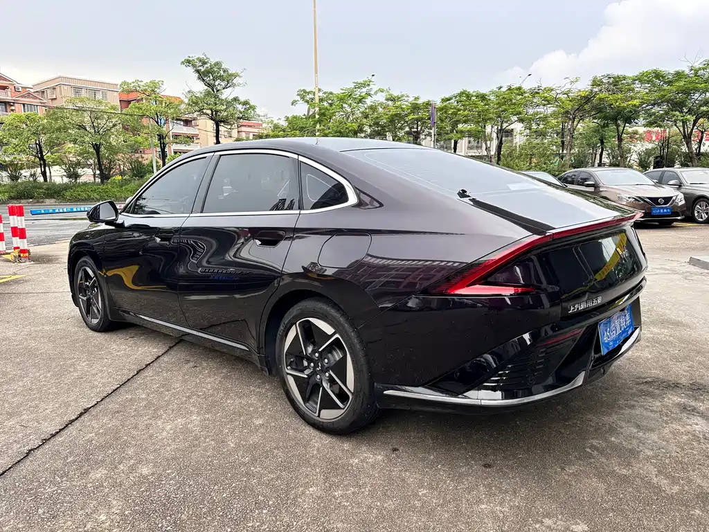 Wuling Starlight 2024