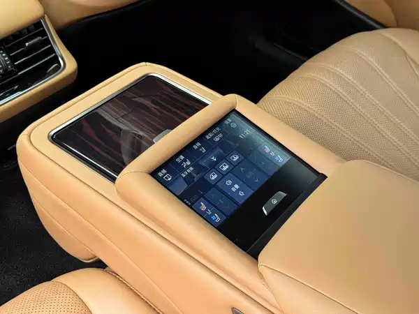 Lexus LS 2021