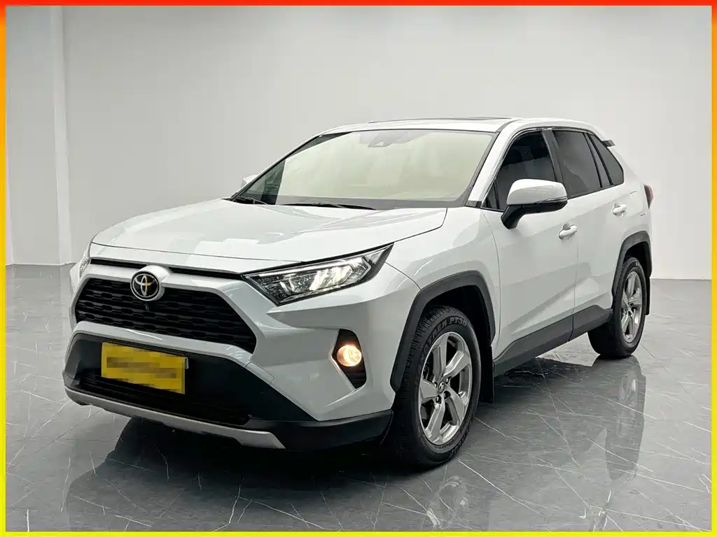 Toyota RAV4 2022 — фото 1