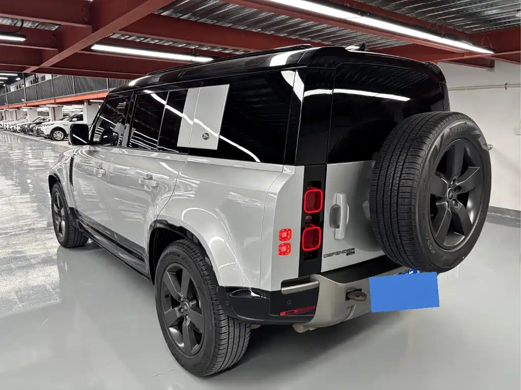 Land Rover Defender 2022 — фото 12