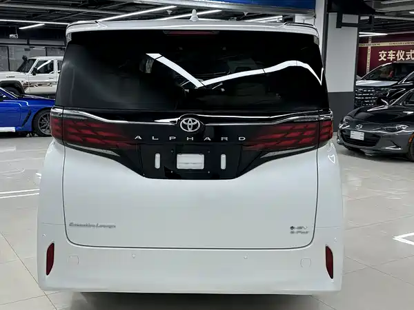 Toyota Alphard 2024