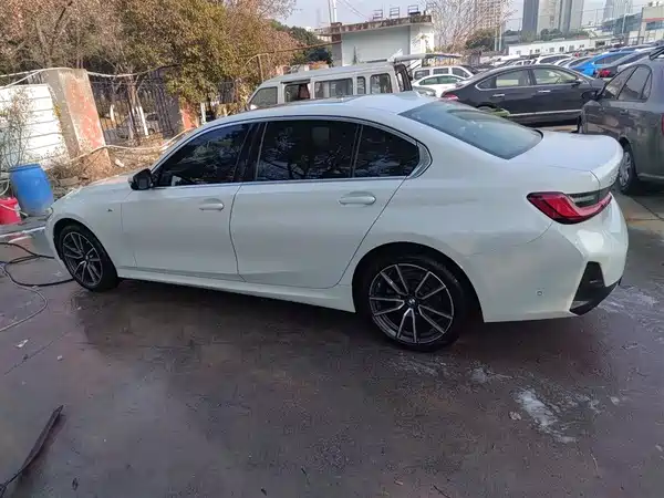 BMW 3 Series 2023