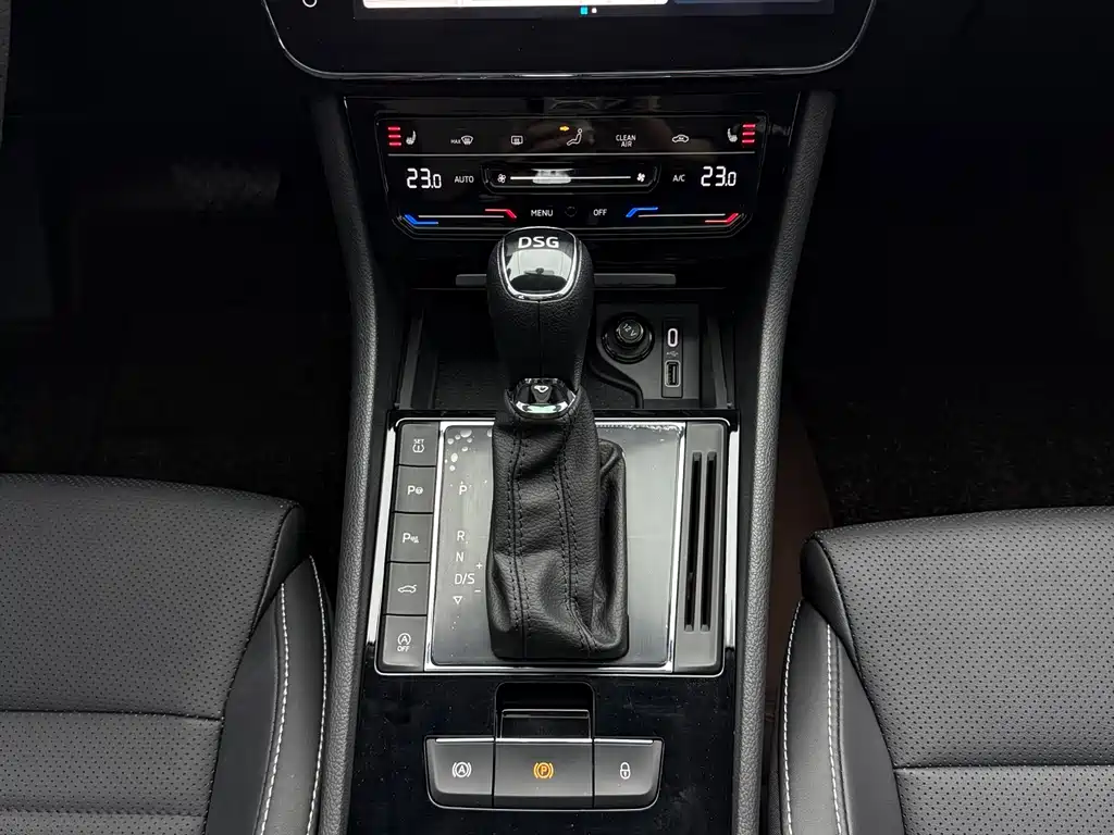 Skoda Superb 2023 — фото 12