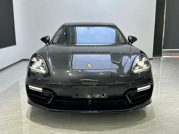 Porsche Panamera 2021