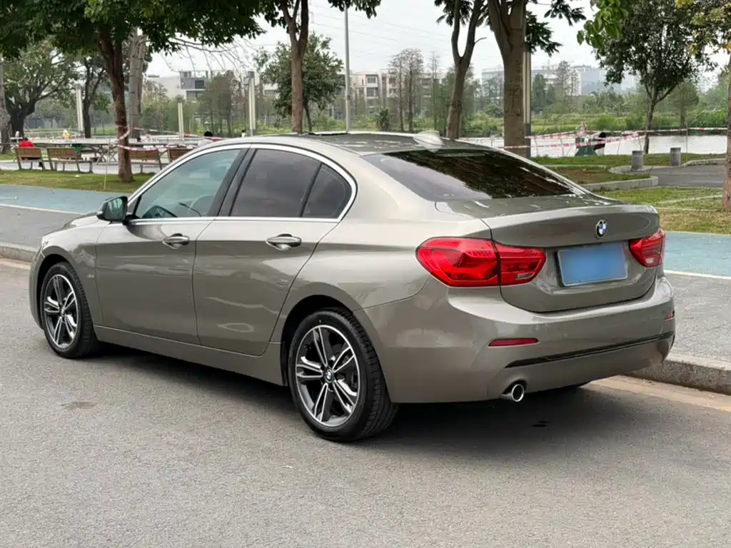 BMW 1 Series 2018 — фото 22