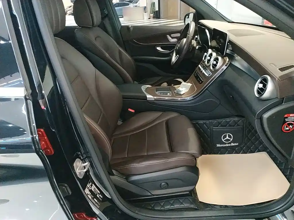 Mercedes-Benz GLC 2020 — фото 18