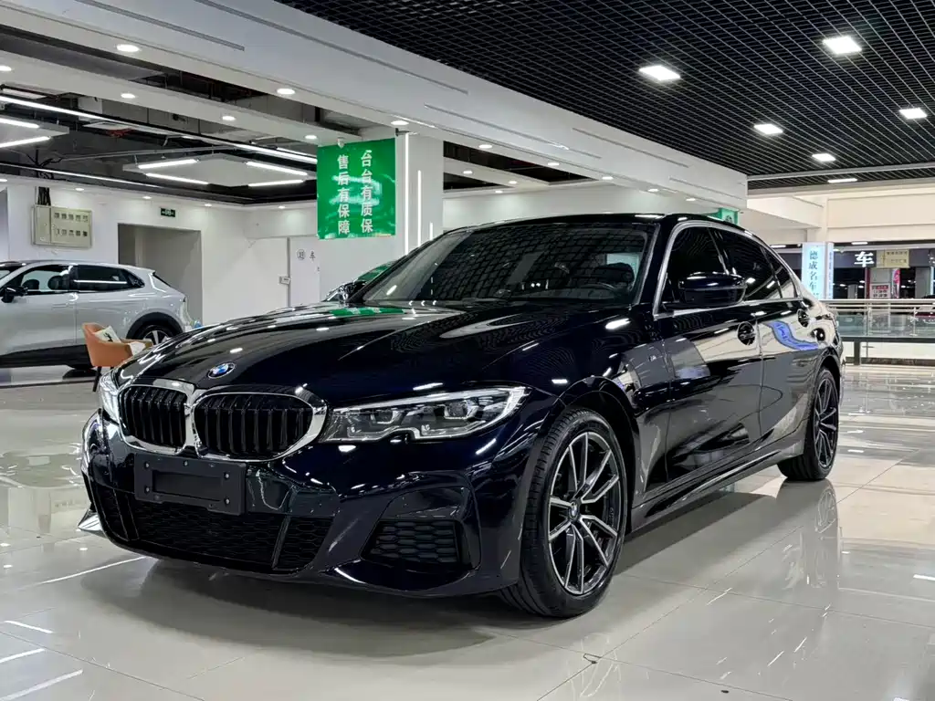 BMW 3 Series 2021 — фото 1