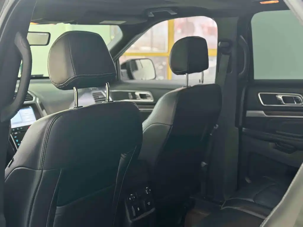 Ford Explorer 2017 — фото 12