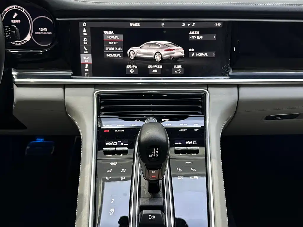 Porsche Panamera 2020 — фото 13
