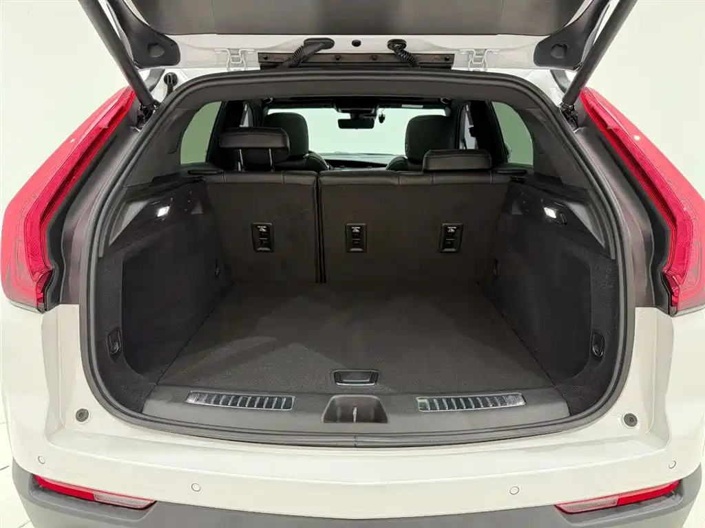 Cadillac XT4 2023 — фото 14
