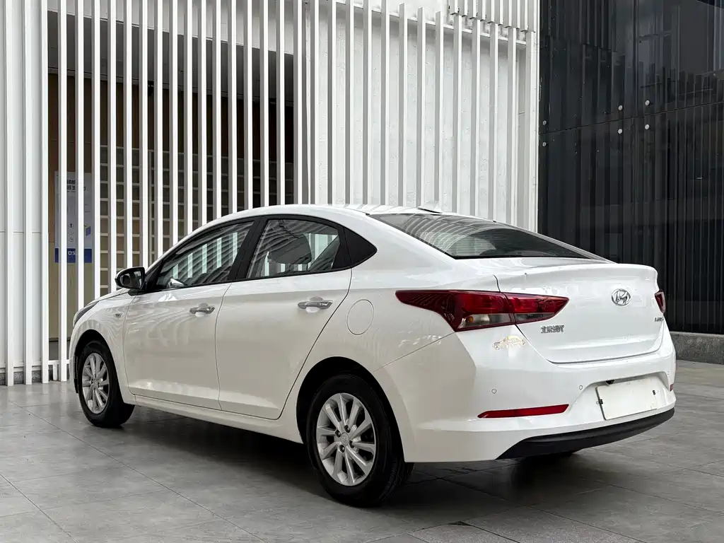 Hyundai Verna 2019 — фото 13