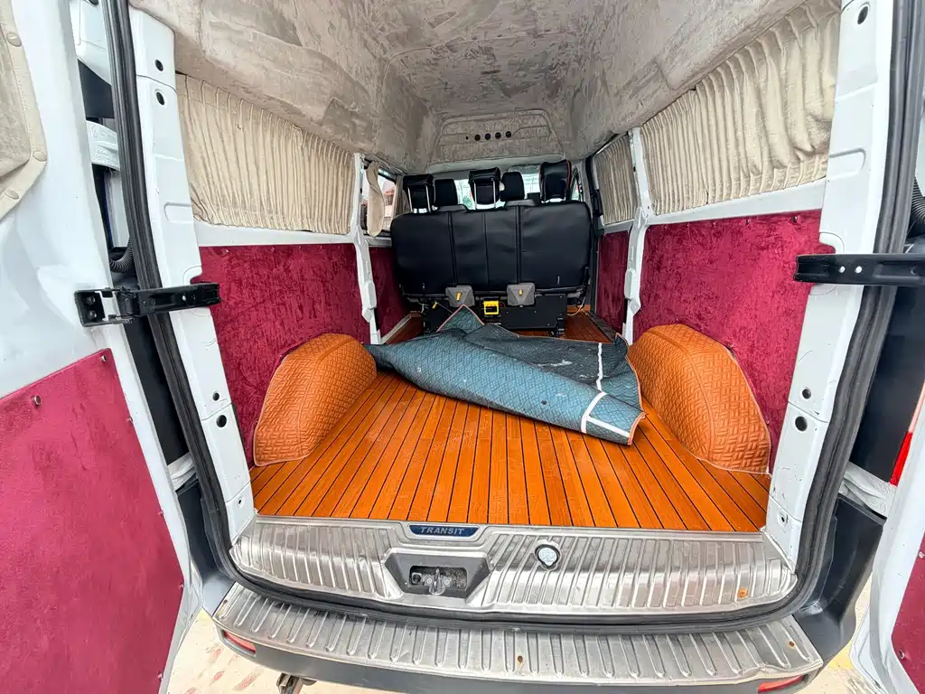 Ford Transit 2018 — фото 17
