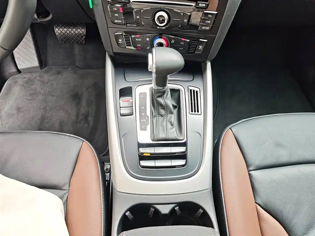 Audi Q5 2018 — фото 16