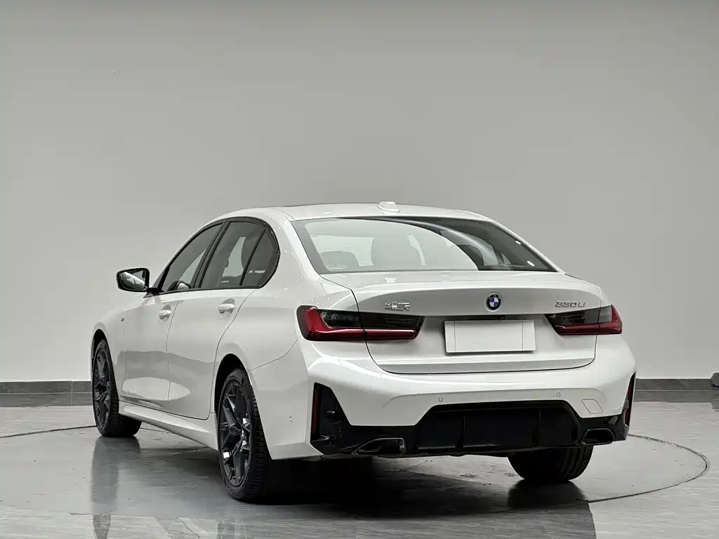 BMW 3 Series 2024