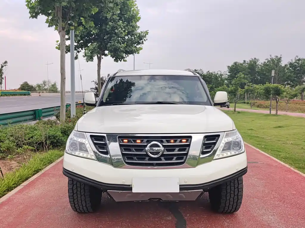 Nissan Patrol 2017 — фото 1