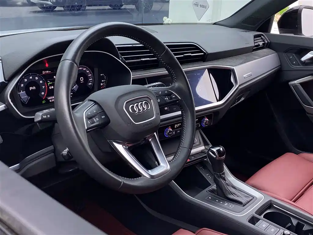 Audi Q3 2021 — фото 23