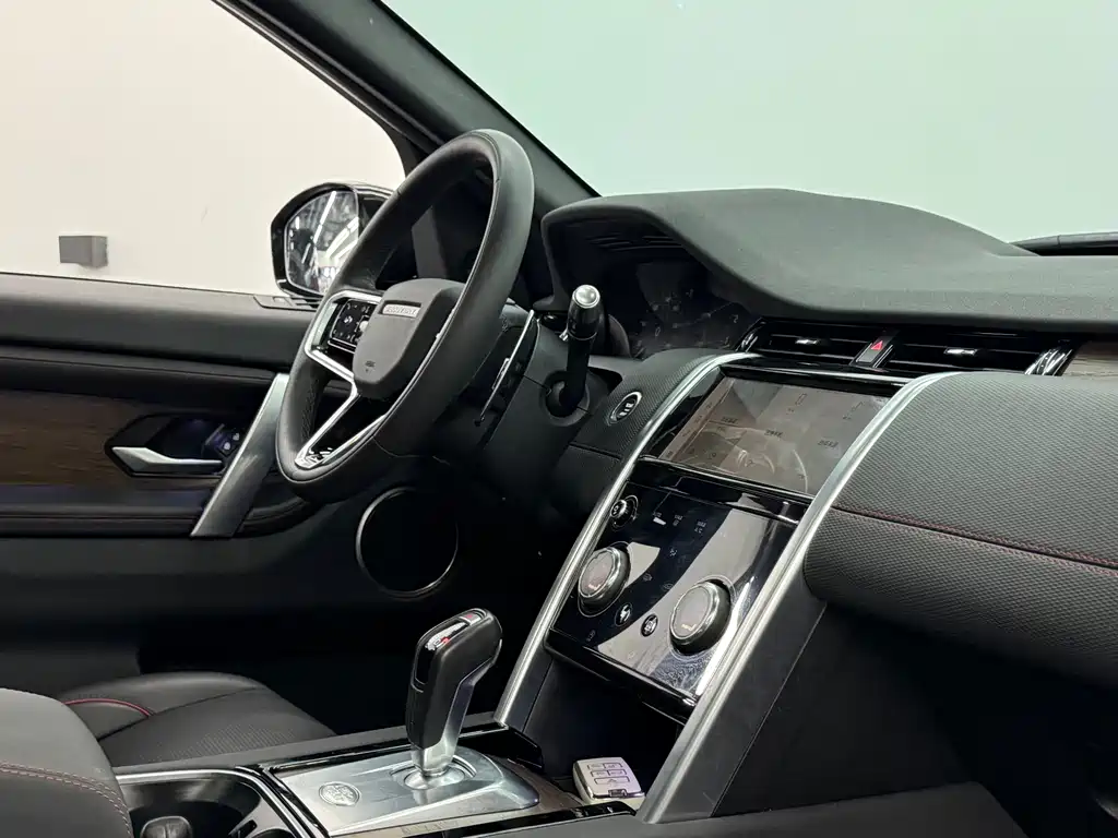 Land Rover Discovery Sport 2023 — фото 11