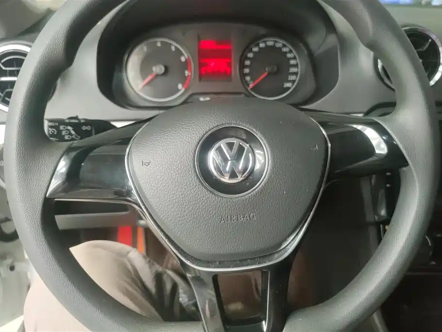Volkswagen Jetta 2018 — фото 15