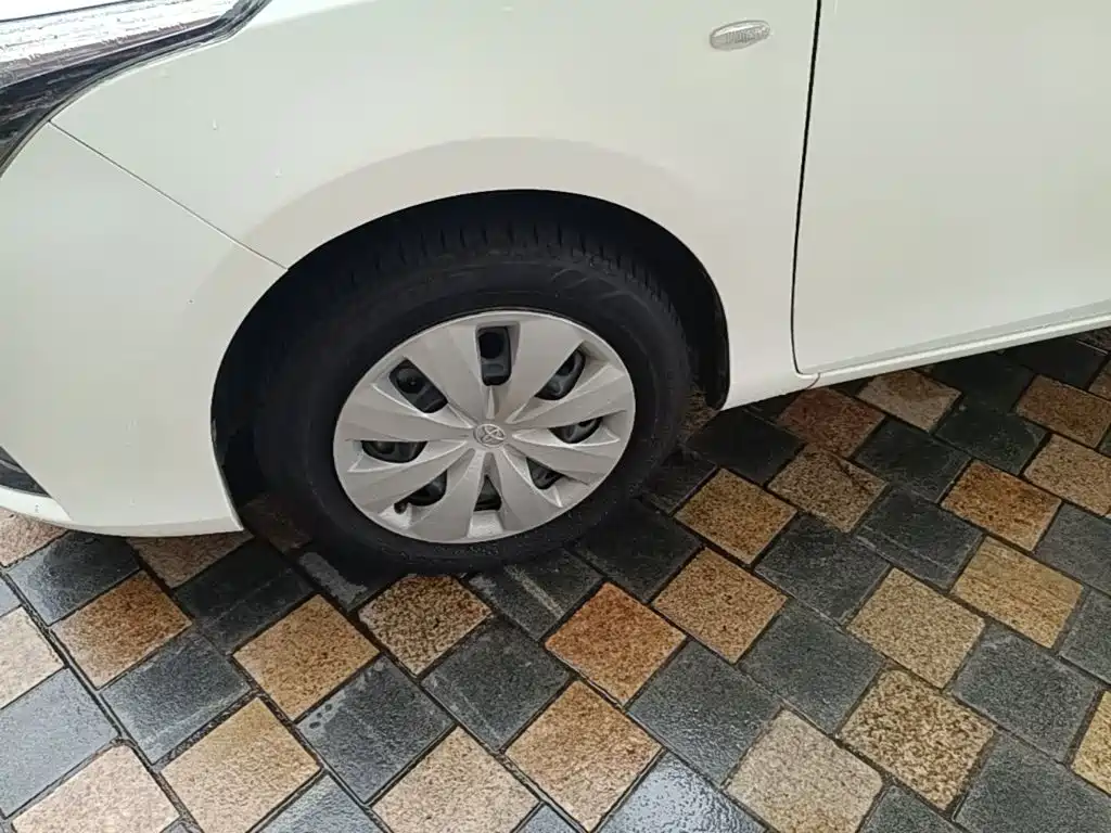 Toyota Yaris L 2019 — фото 23