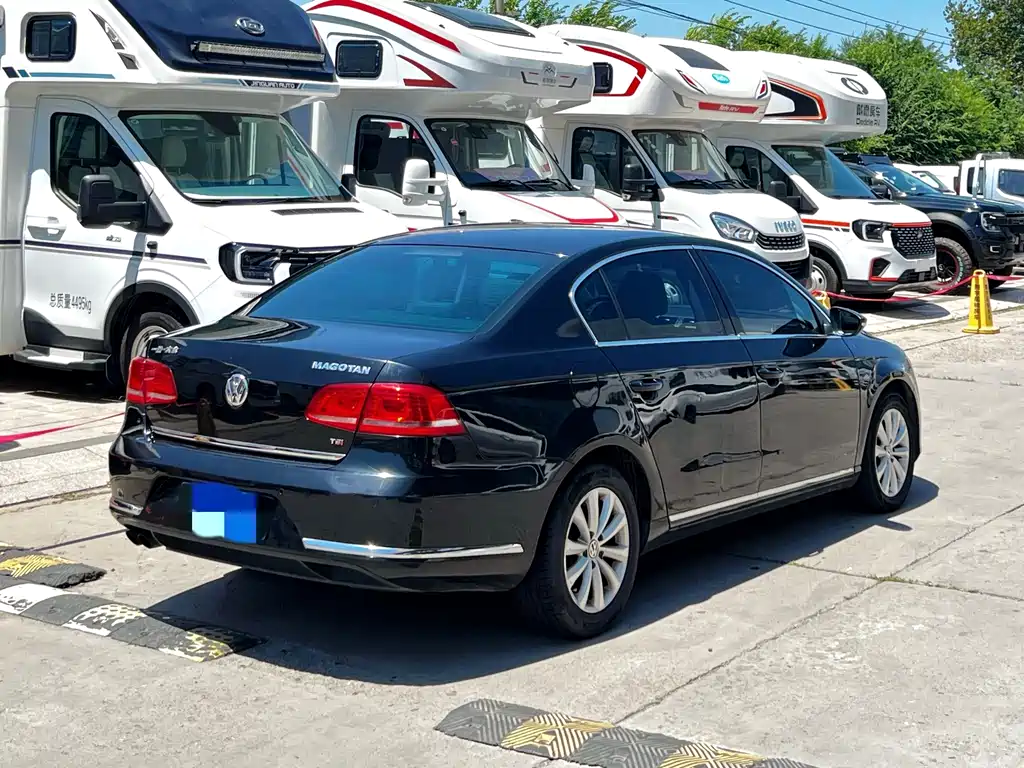 Volkswagen Magotan 2014