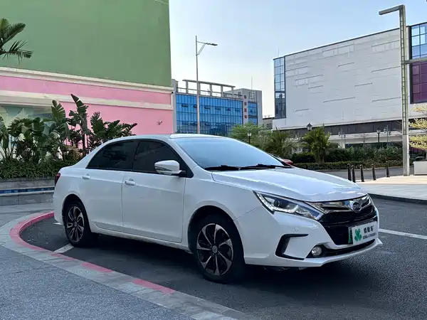 BYD Qin NEV 2015
