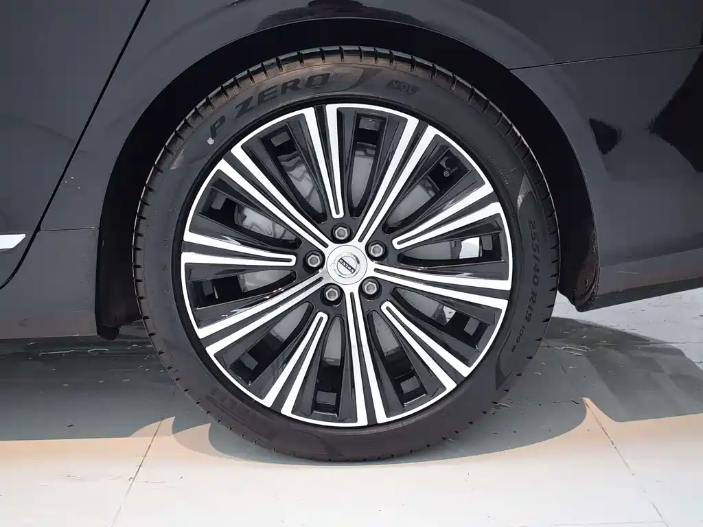 Volvo S90 2025 — фото 15