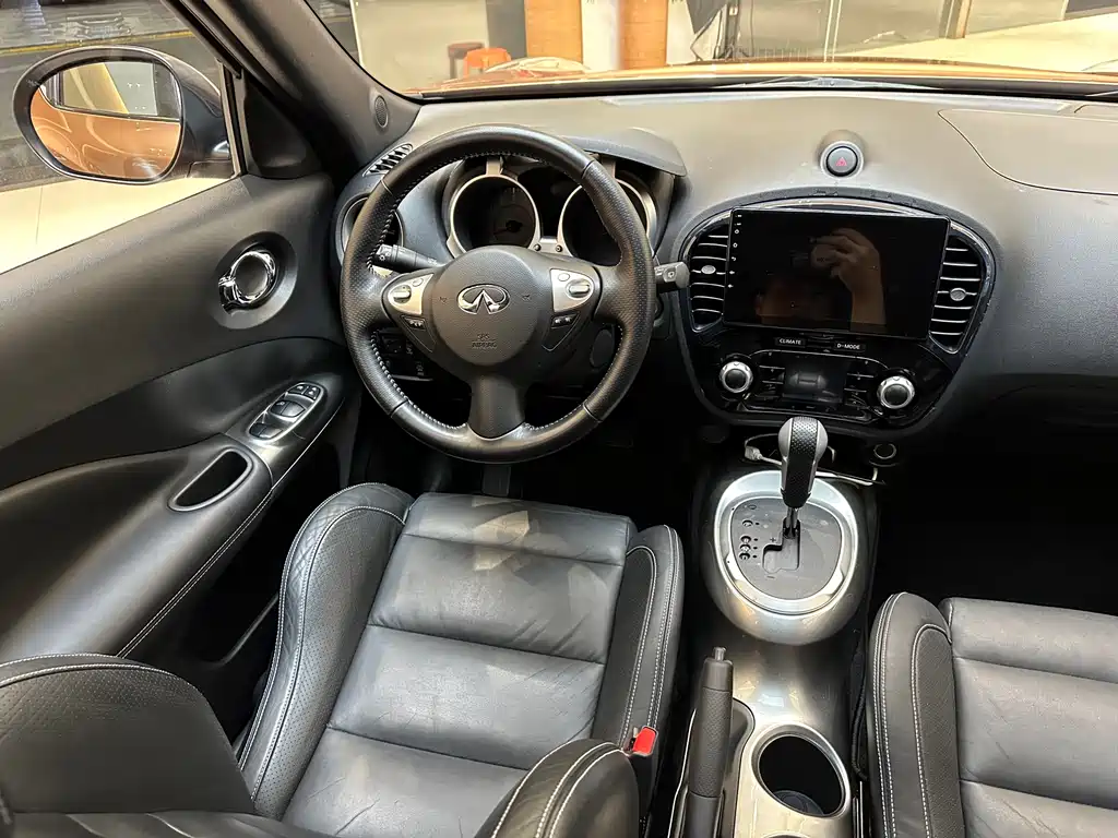 Infiniti ESQ 2015 — фото 16