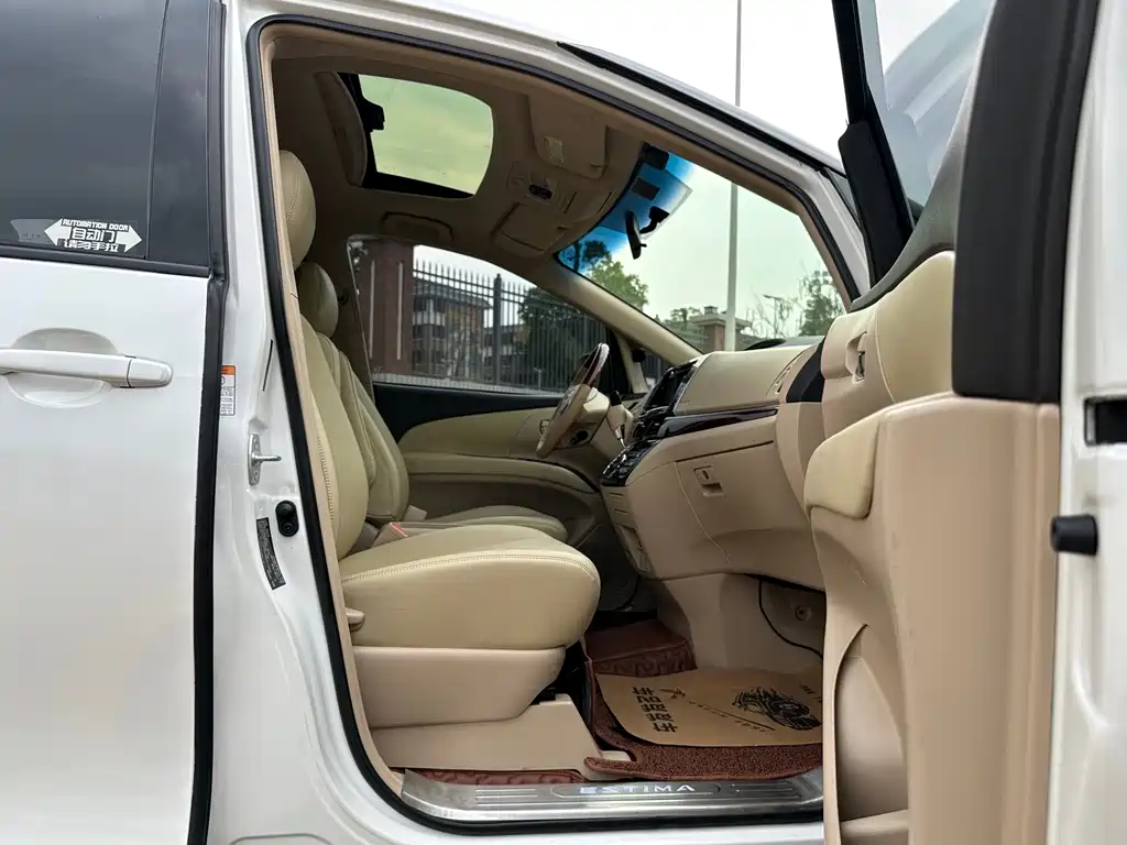 Toyota Previa 2017 — фото 17