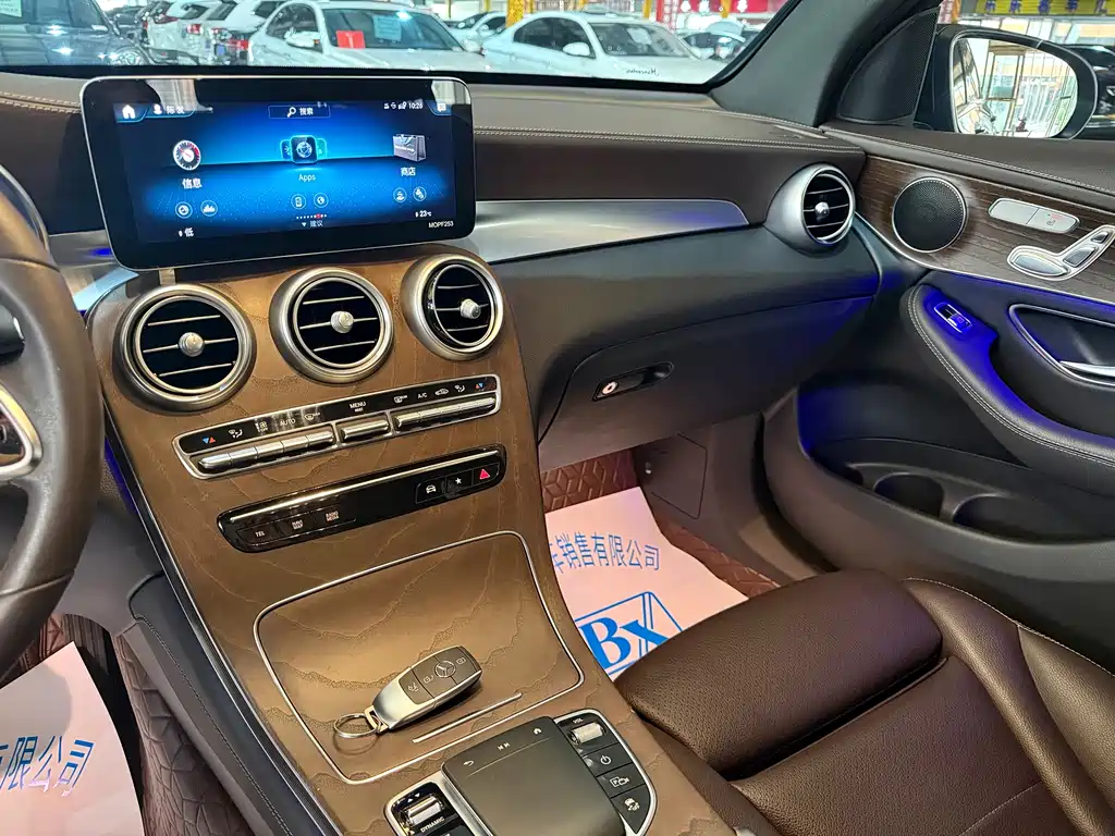 Mercedes-Benz GLC 2021 — фото 15