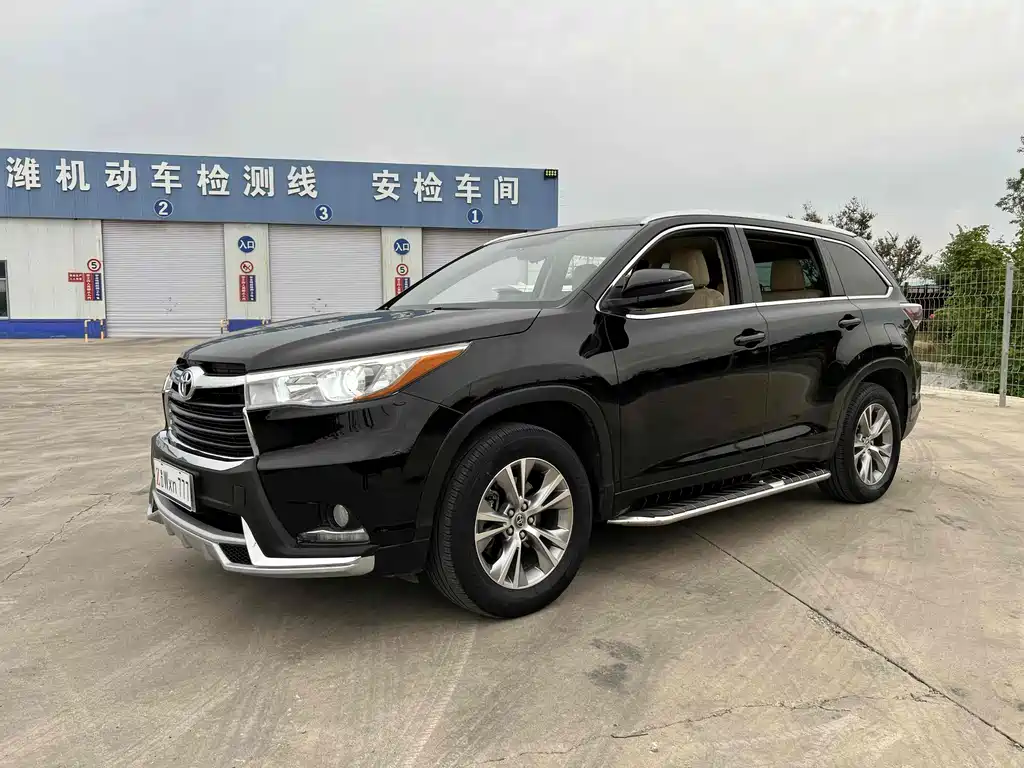 Toyota Highlander 2016 — фото 1