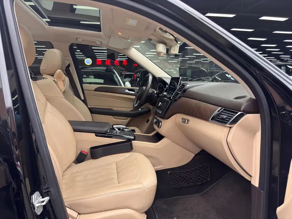 Mercedes-Benz GLE 2016 — фото 16