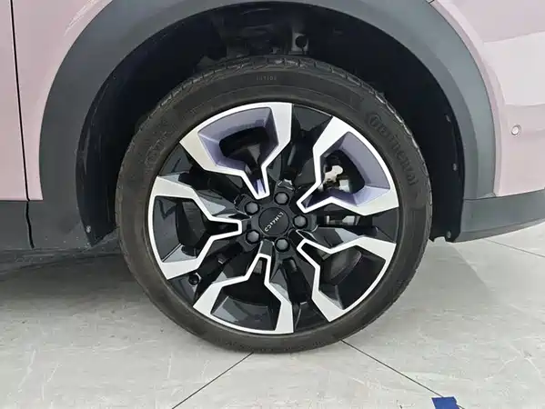 Lynk & Co 06 2023
