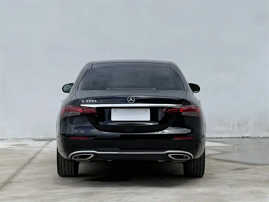 Mercedes-Benz E-Class 2023 — фото 4