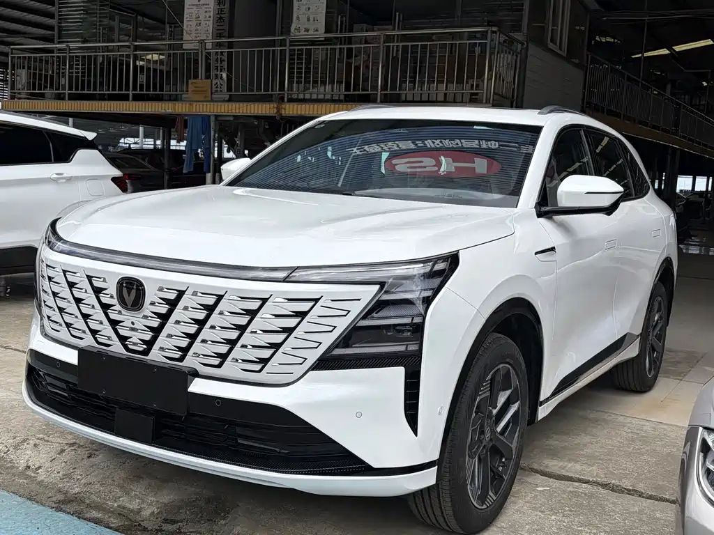 Changan CS75 PLUS 2026 — фото 3
