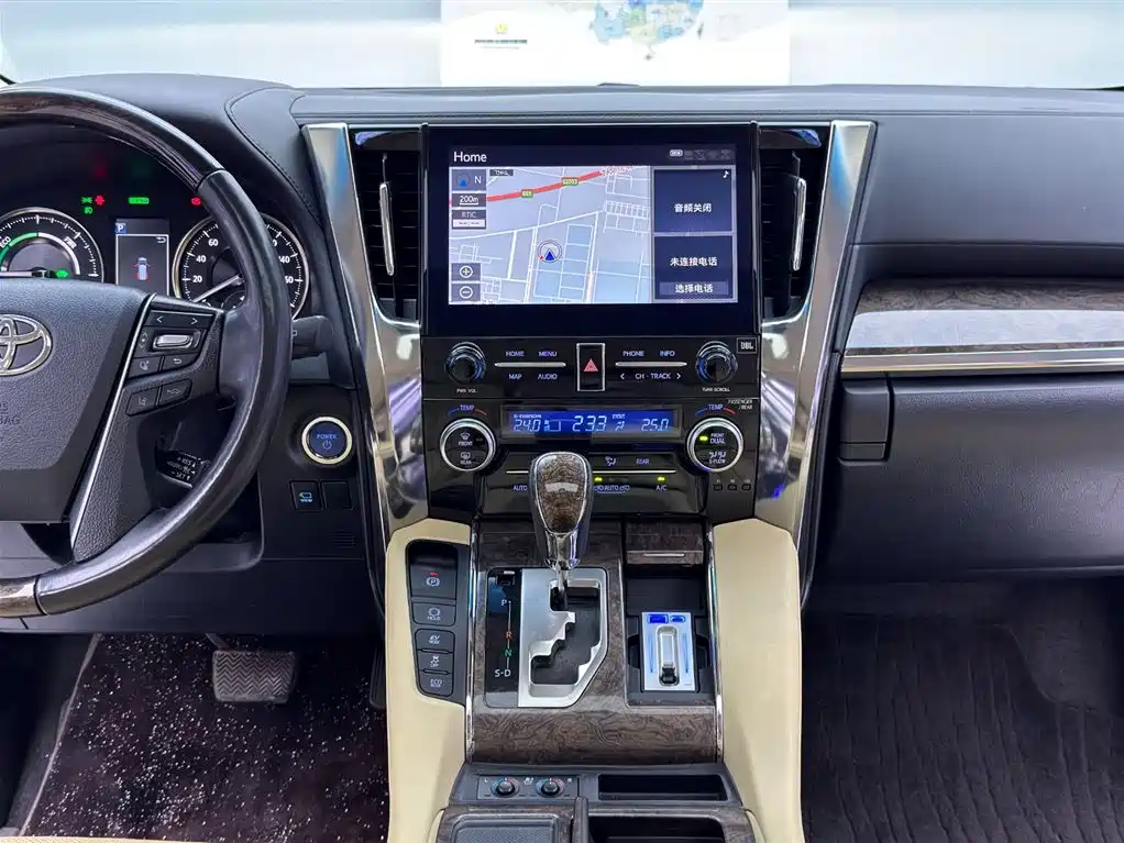 Toyota Vellfire 2022 — фото 10