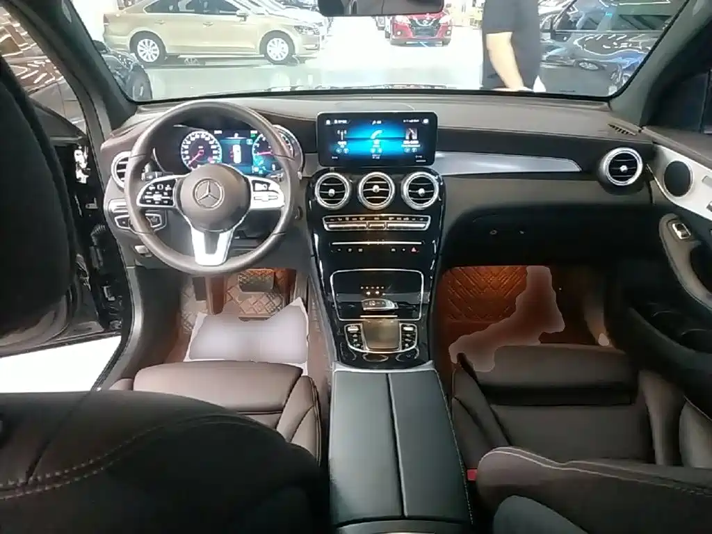 Mercedes-Benz GLC 2021 — фото 6