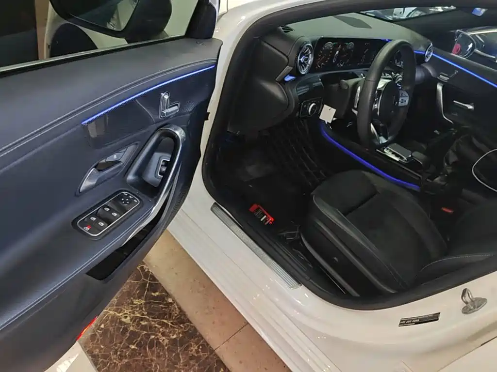 Mercedes-Benz A-Class 2020 — фото 16