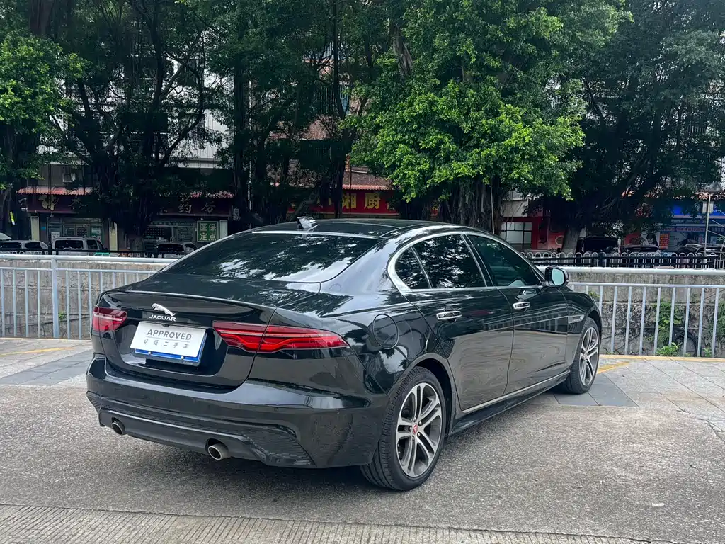 Jaguar XEL 2021 — фото 15
