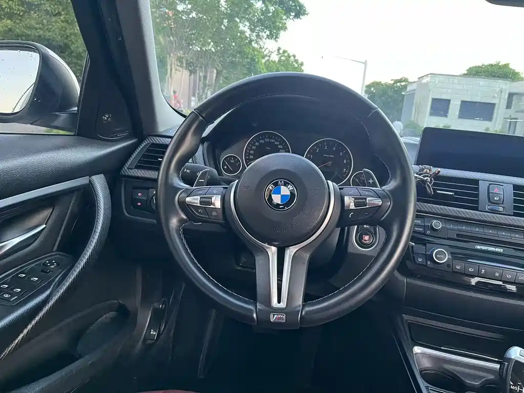 BMW 3 Series 2015 — фото 17