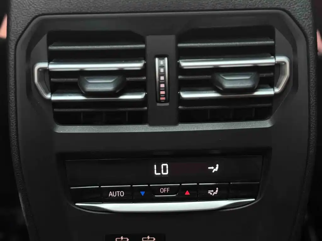 BMW 3 Series 2022 — фото 13
