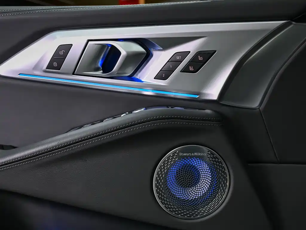 BMW XM 2024 — фото 16