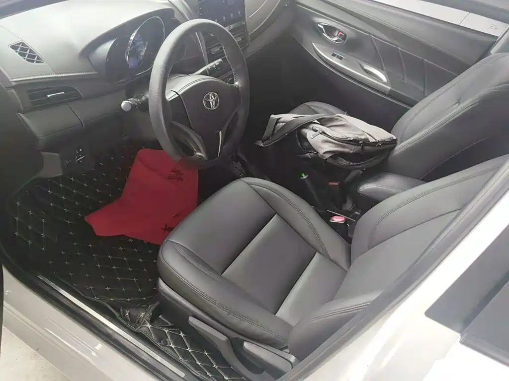 Toyota Yaris L 2016 — фото 15