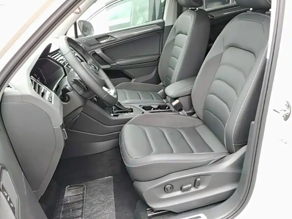 Volkswagen Tiguan L 2021 — фото 15