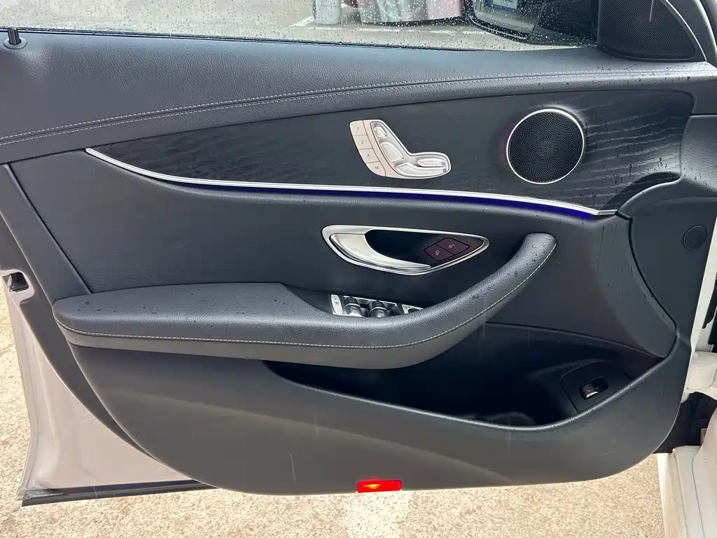 Mercedes-Benz E-Class 2021 — фото 20