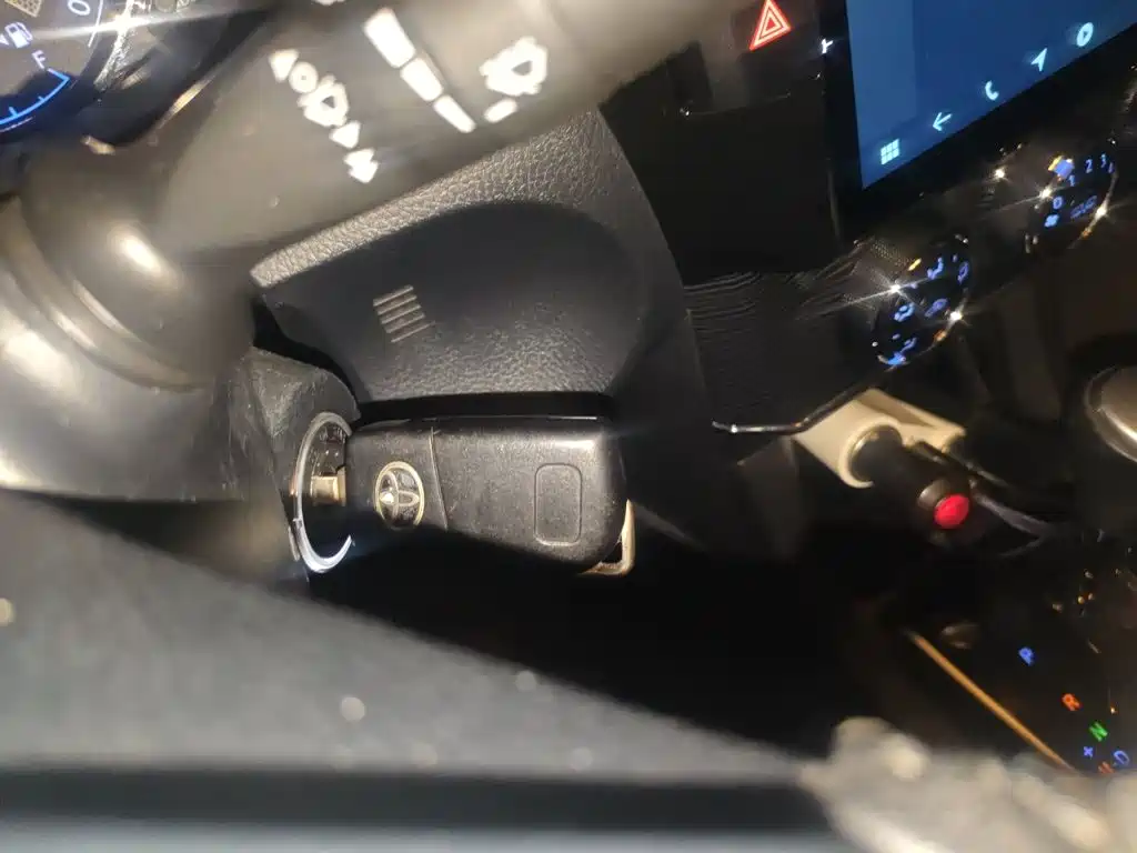Toyota Corolla 2015 — фото 12